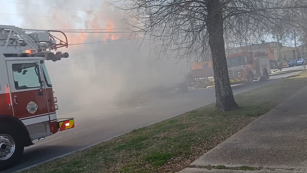 2-Alarm House *FIRE* Heavy Flames and Smoke Part 1.