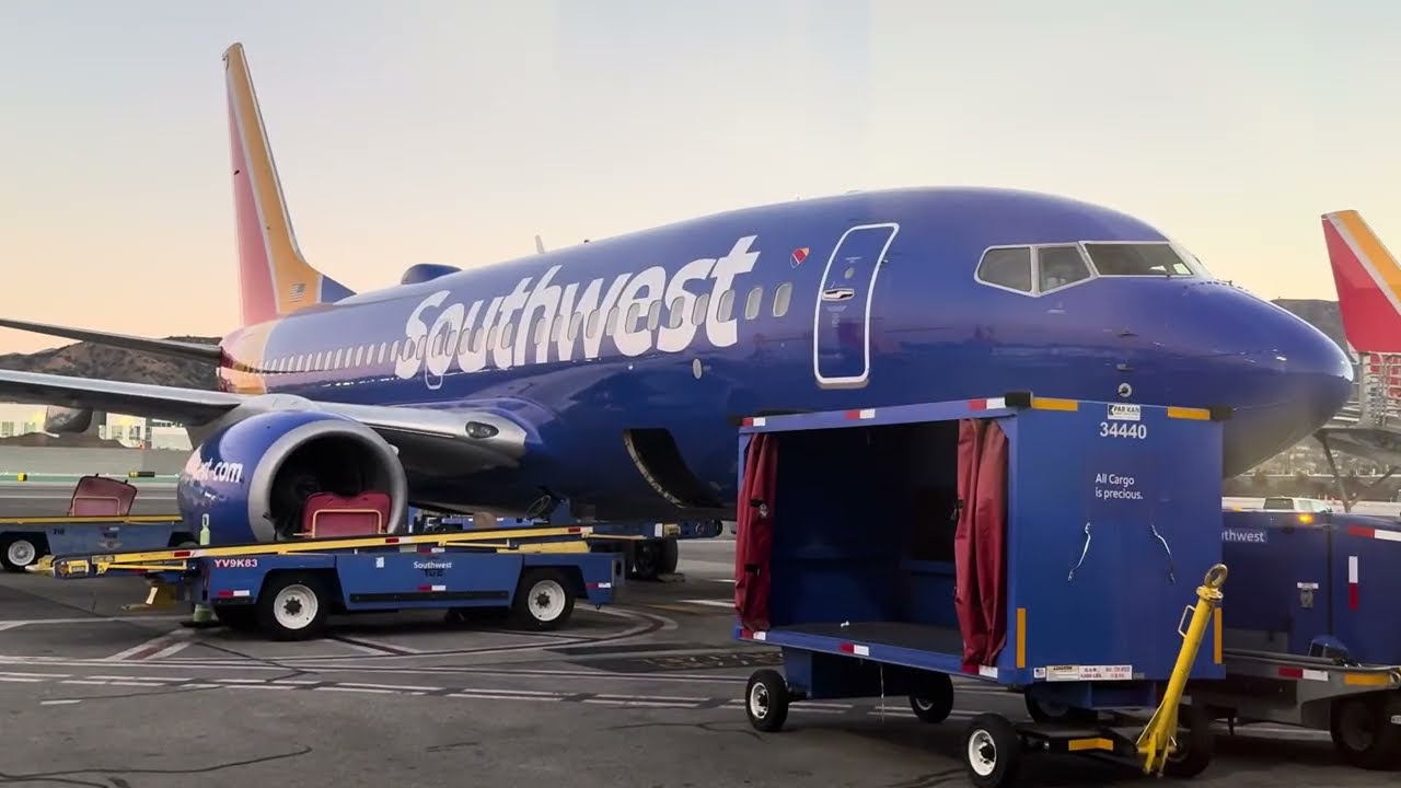 Burbank (BUR) ~ Phoenix (PHX) - Southwest Airlines - Boeing 737-700 - Full Flight
