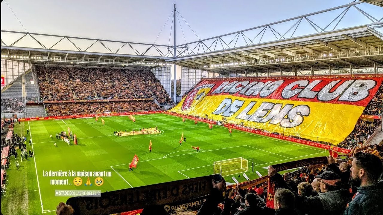 Lens Fans at home against Lorient in 🇨🇵 Amazing Performance 👏 Amazing Show 👏 