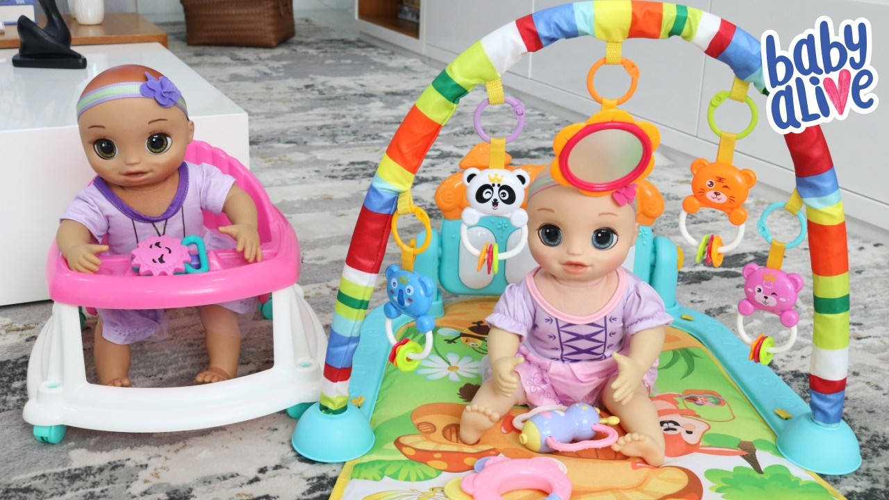 NINA E HANNA TROCANDO DE ROUPA E TOMANDO MAMADEIRA ANTES DE DORMIR