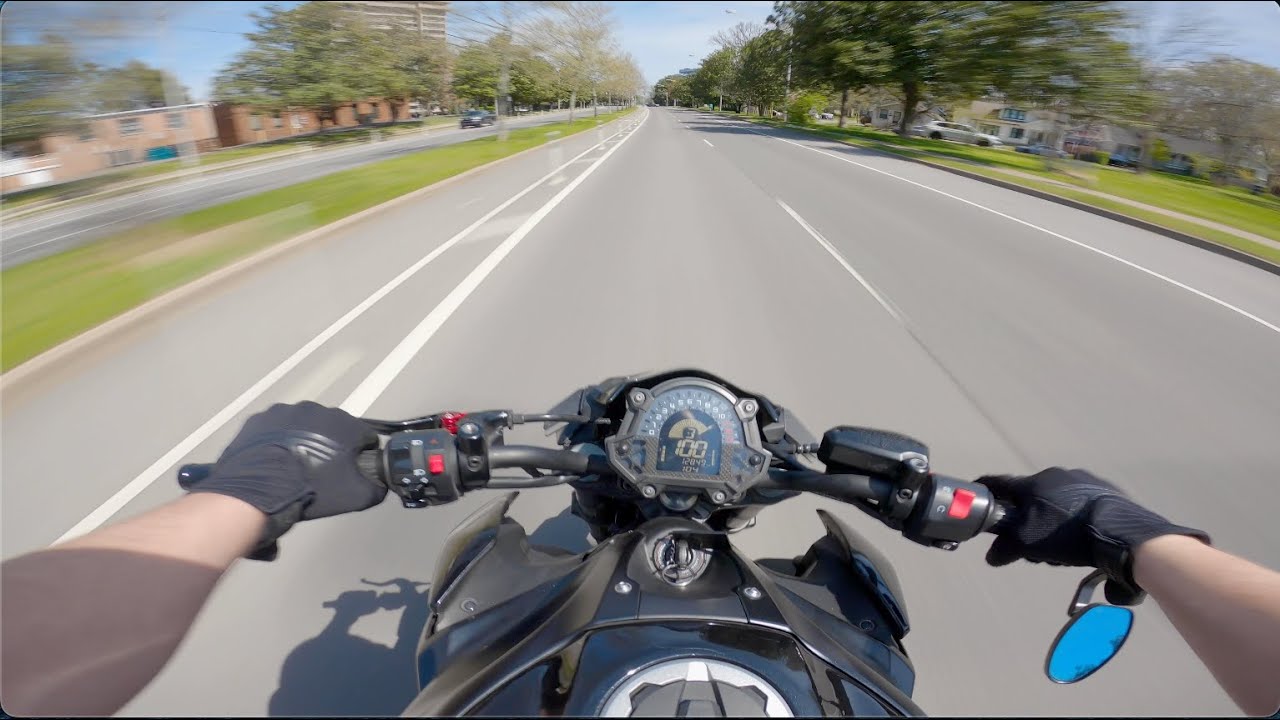 Loud z900 in the city // Pure sound // straight piped