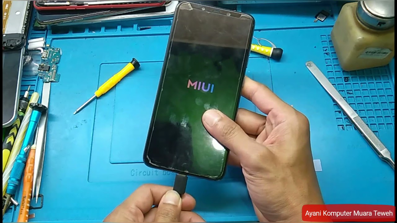 SOLUSI POCOPHONE F1 STUCK MIUI