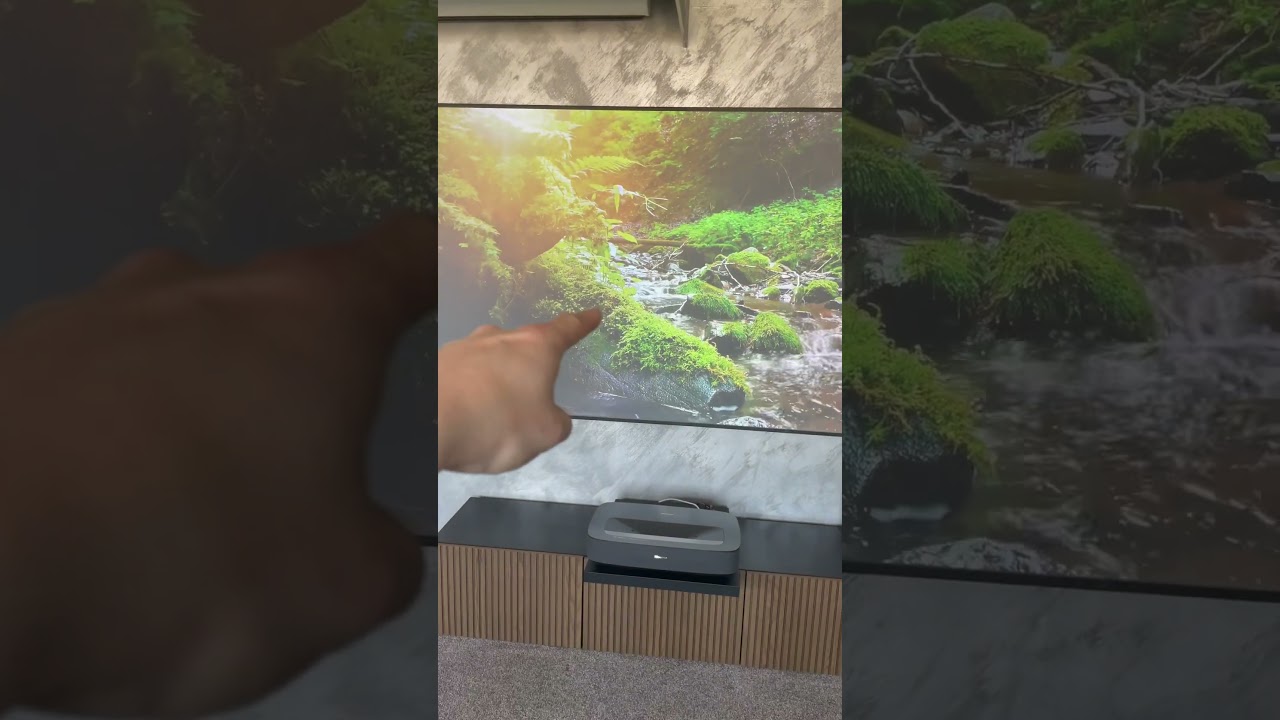 Laser TV am Tag? Wir zeigen euch den Hisense PL1 mit der Daylight in einem nicht abgedunkelten Raum