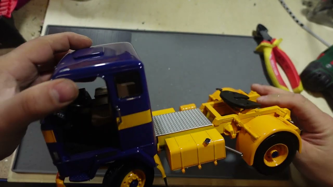 Volvo F88 ASG Spedition 1:18 MCG