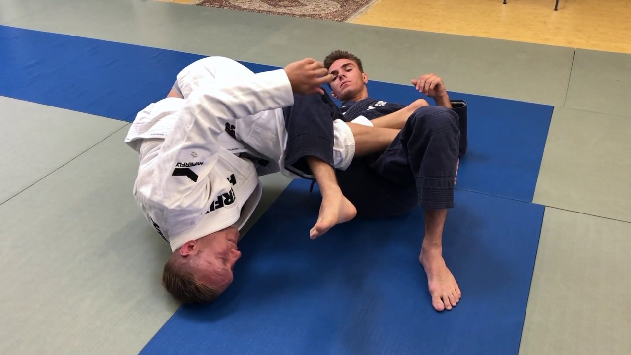 TECHNIQUE OF THE WEEK: BERIMBOLO SERIES PART 2: BACKWARD ROLL SWEEP!