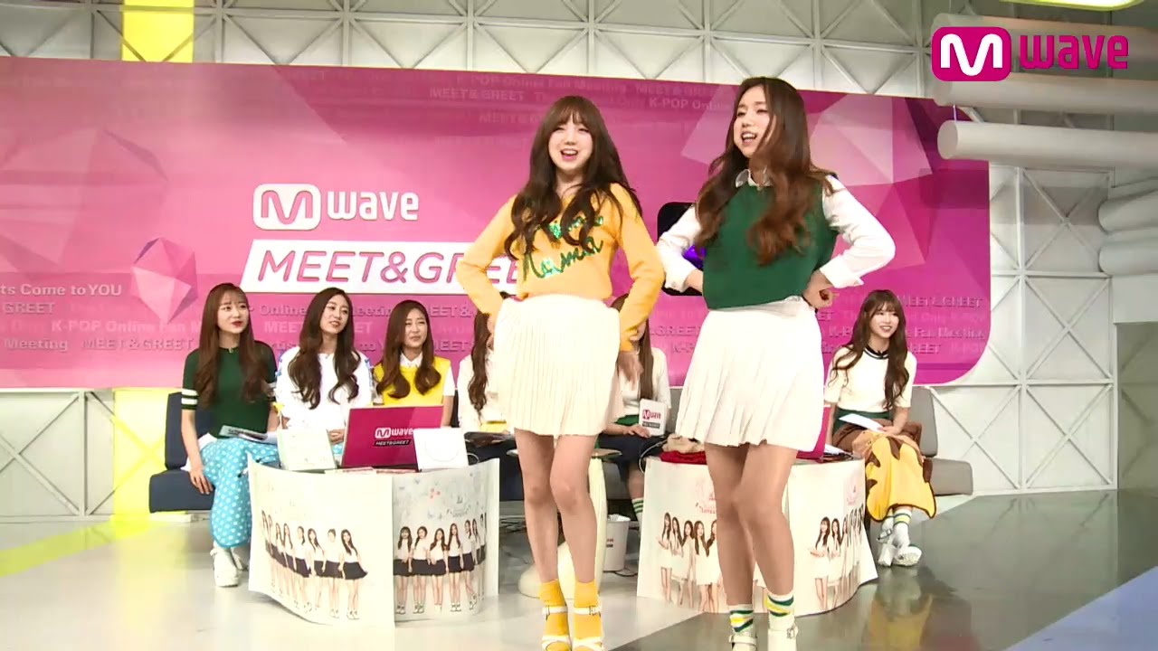 Lovelyz' Jin and Kei Face Their Chubby Bunny Punishment [MEET&GREET]
