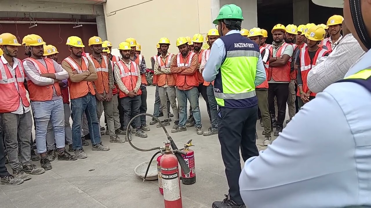 Safety se koi v kam kare or khushal rahe aapne femily ko v khush rakhe