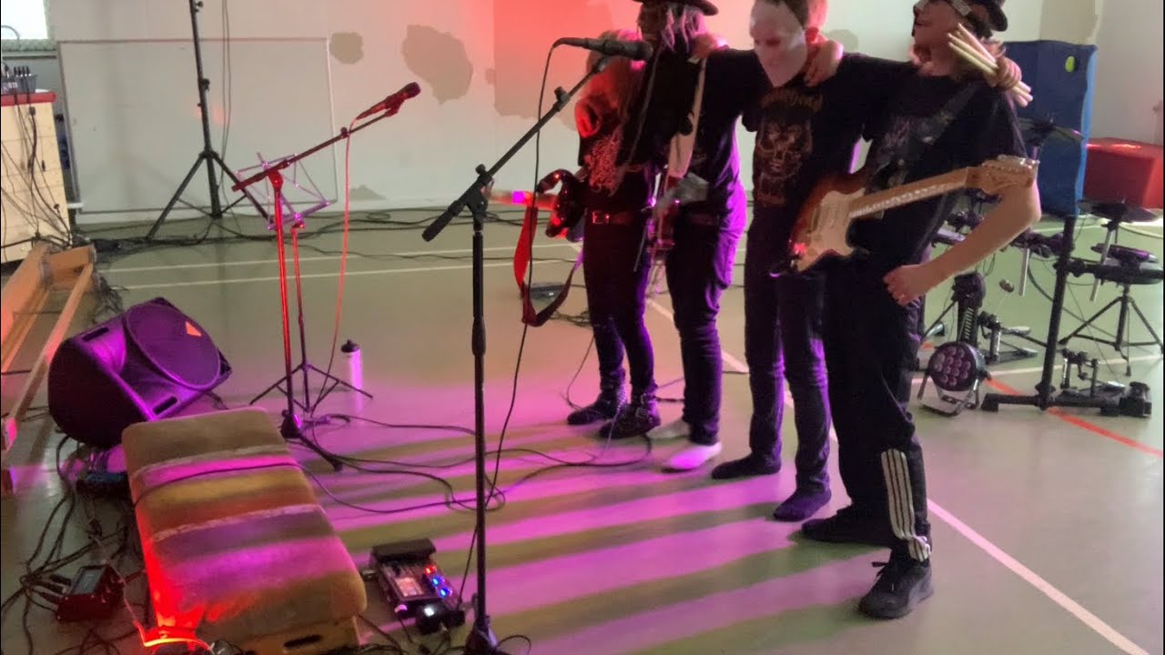Crystal Crown Live Heli&aring;s skola 2026 22 maj