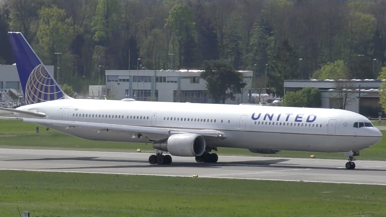 United Airlines B767-424ER [N77066] CLOSEUP taxi & takeoff RWY 34 at Zurich Airport