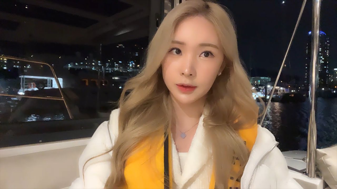 [ENG SUB] 부산 요트에서..│On a yacht in Busan