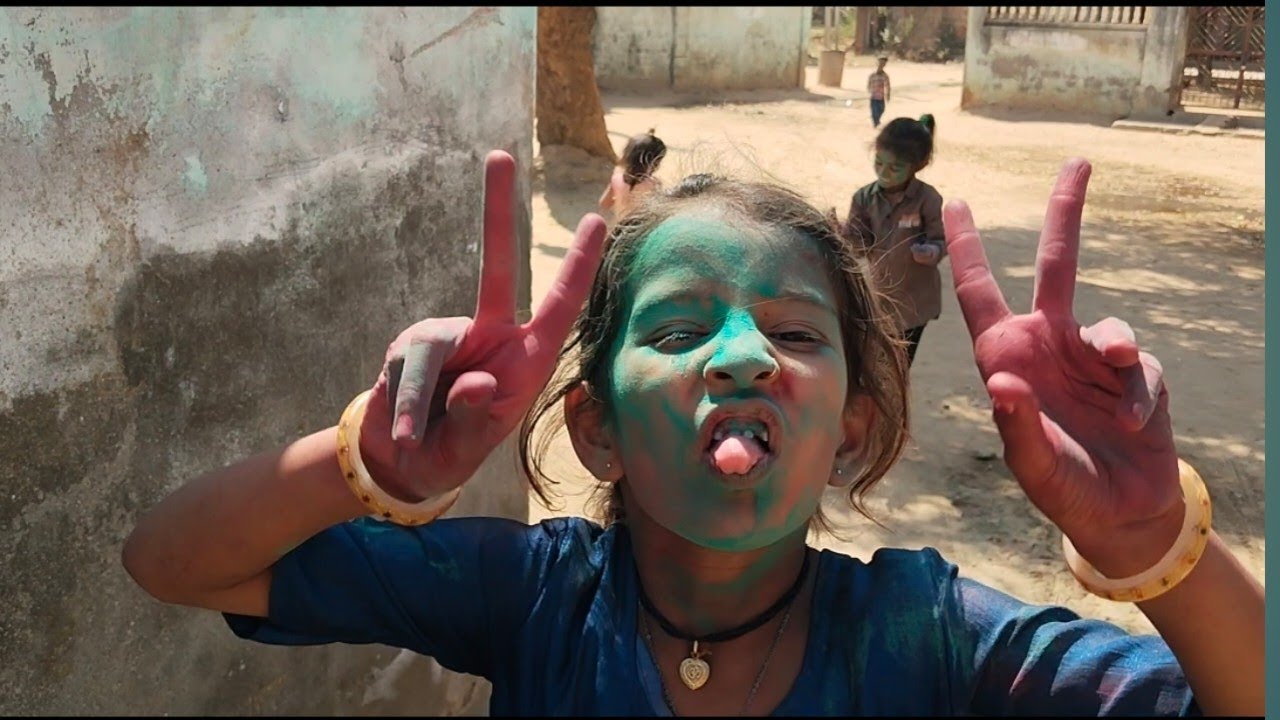 Aaj to Puri gang aage Holi banane