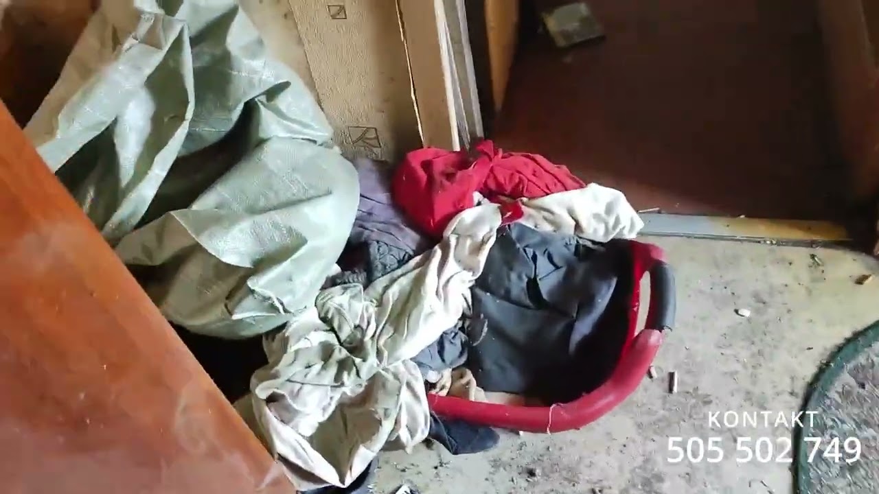 EKSMITOWALI GO ZA BAŁAGAN W MIESZKANIU