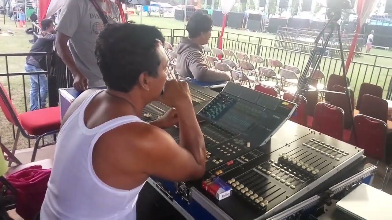 Keseruan Mas ethekk saat setting mic dng mixer yamaha M7CL IDRIS JAYA PRO @ngeluruksound7695