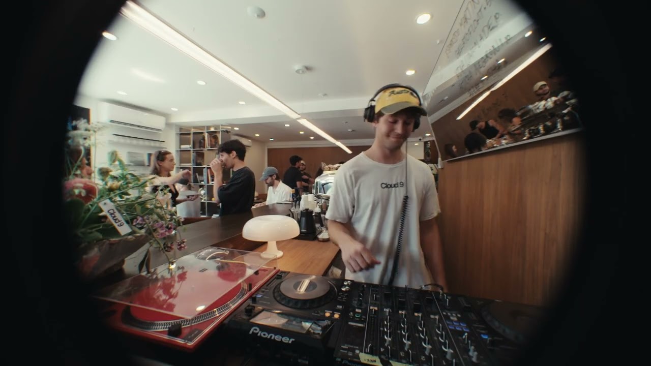 HY RADIO 026 - GUEST HOUSE (LIVE FROM CAFE FAMÉ)