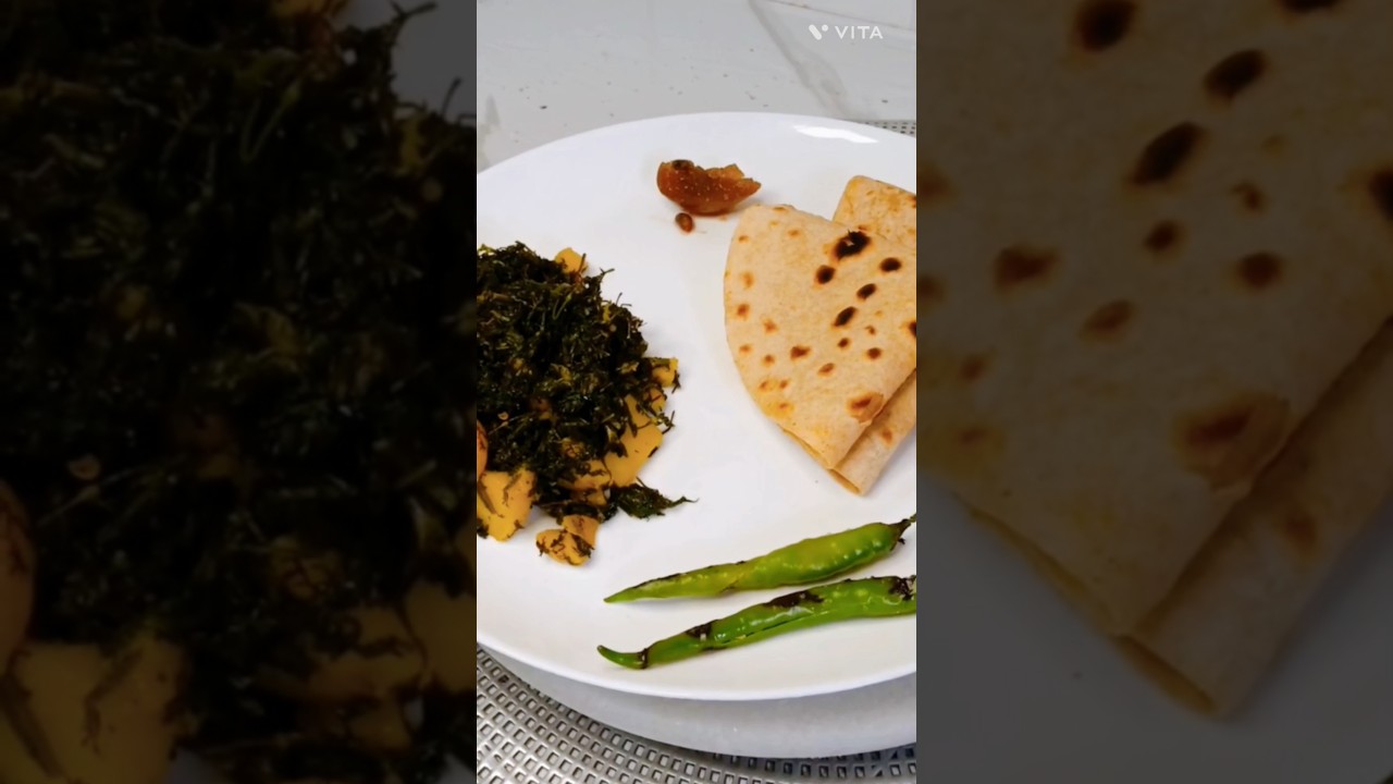 आज बनाया सोया का साग और पराठे #saag #soya #paratha #breakfast #indianfood #ytshort #thenorthernswad