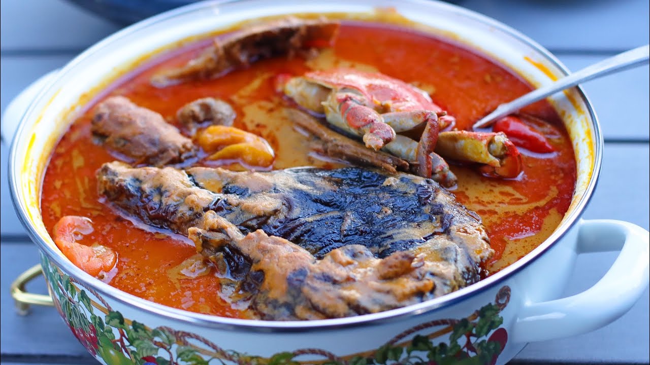 Make An Absolutely Delicious Nkateb3 (Combined Palm Nut And Peanut Butter Soup) With Me