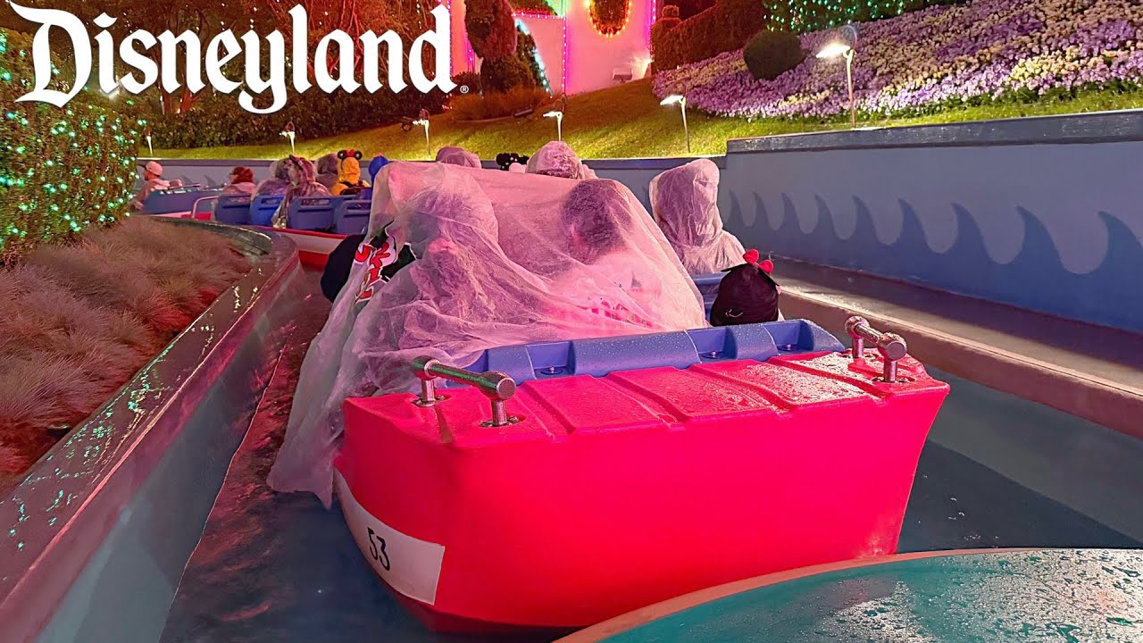 [NEW 2025] Its A Small World Holiday Full Ride - Heavy Rain - 4K POV - Disneyland Rides 2025