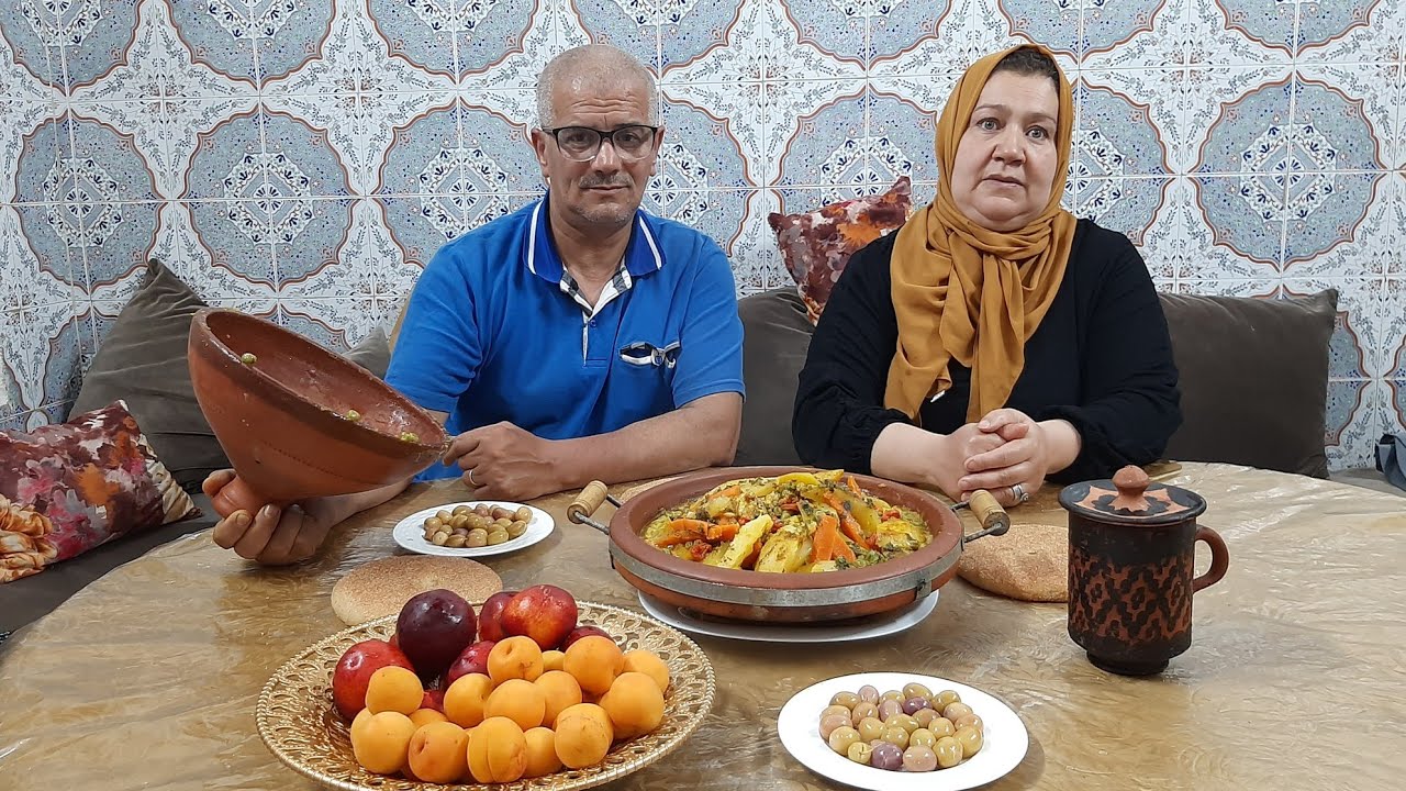طريقة تحضير طجين 🐔🐓 بالدجاج والخضر من يدين سي الشاوي👍 نتمنى ينال اعجابكم 🌹😛