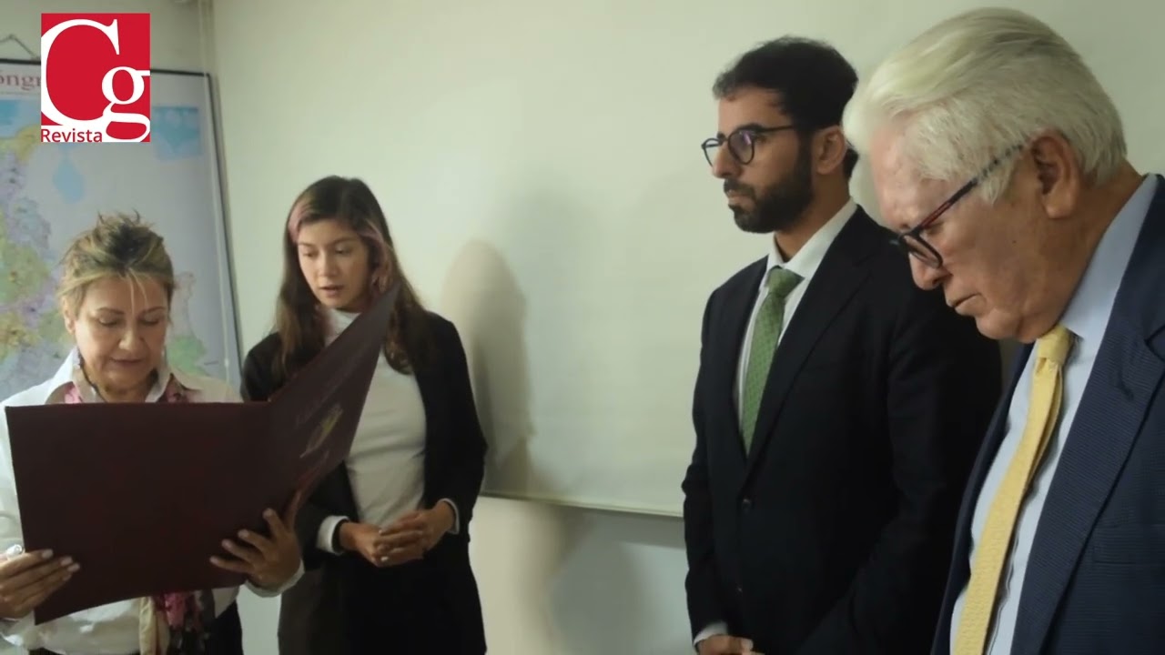 Entrega de Columna de la Democracia 2024  a Mohamed Al Sharhan - Revista El Congreso Siglo XXI