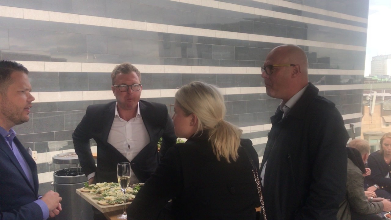 The Rooftop Bar at Clarion Sign 2