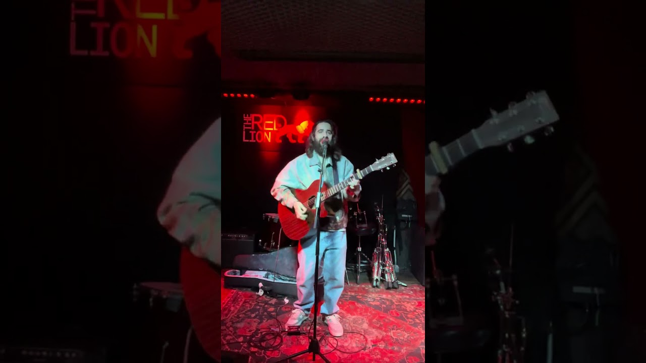 Thinking out Loud -Ed Sheeran Cover live at The Red Lion, NYC 