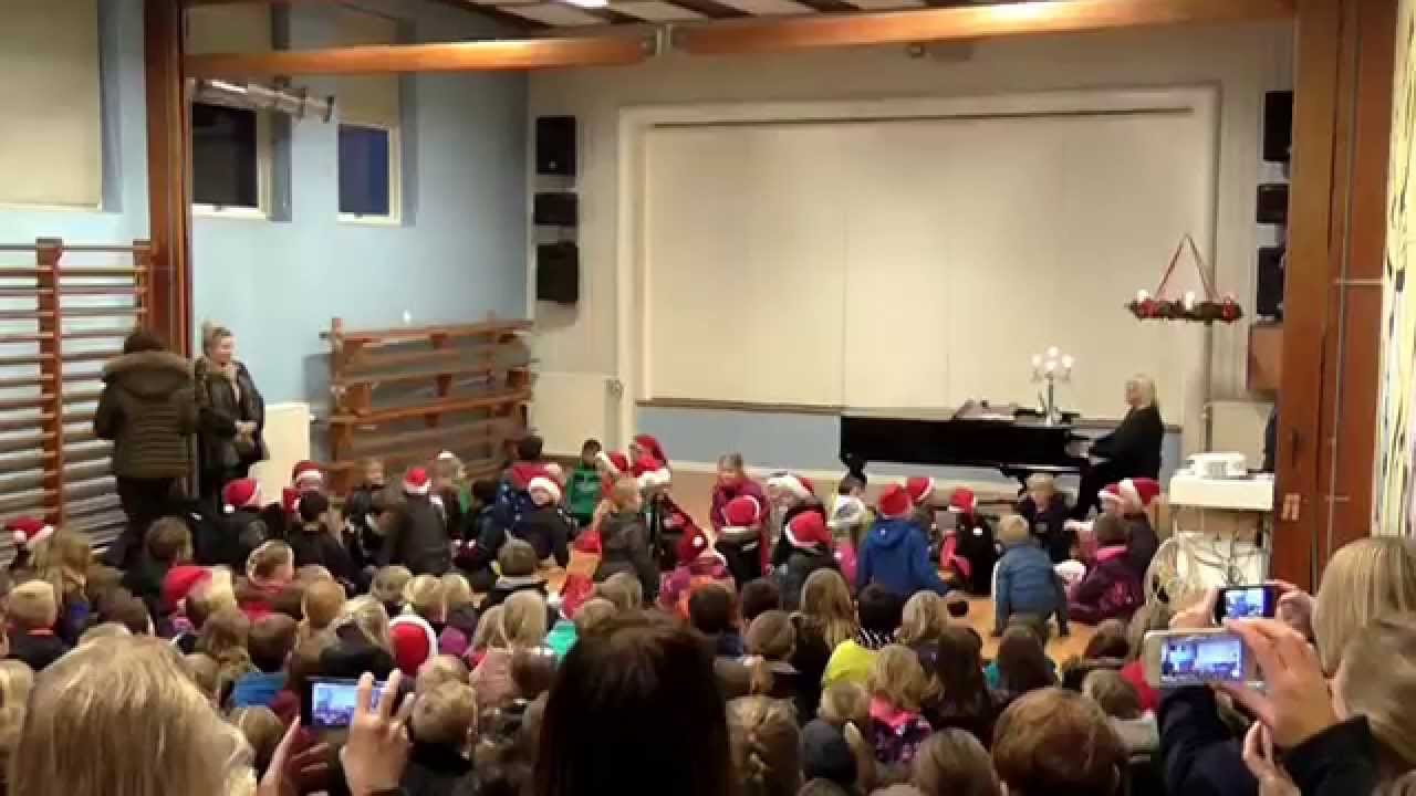 Sorø Privatskole - Fællessamling indskoling 2014 (På loftet sidder nissen)