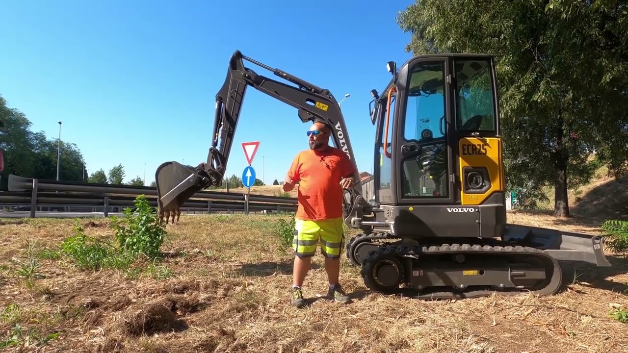 ECR25 ELECTRIC: perfetto anche per un cantiere stradale