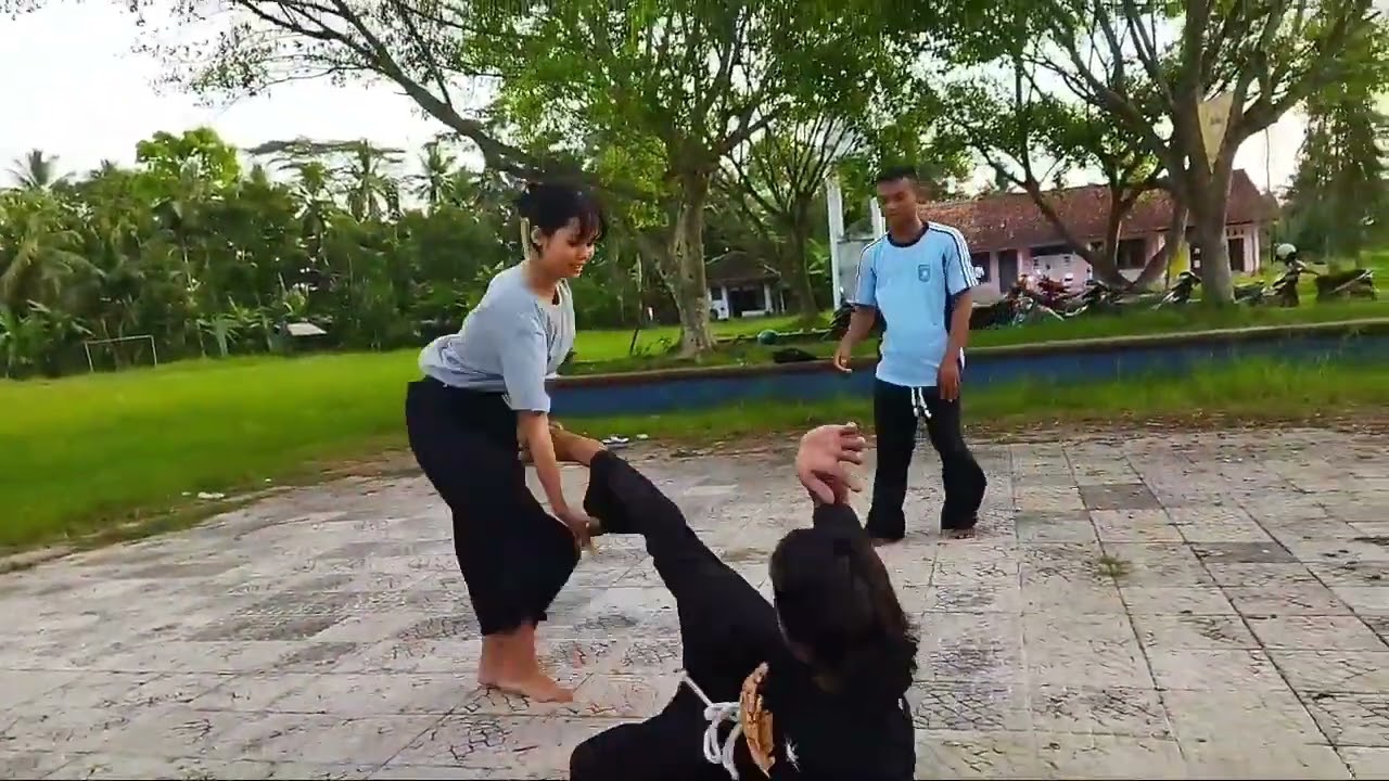 Sparing pencak silat || Sambung Warga || Sambung PersaudaraaN || PSHT