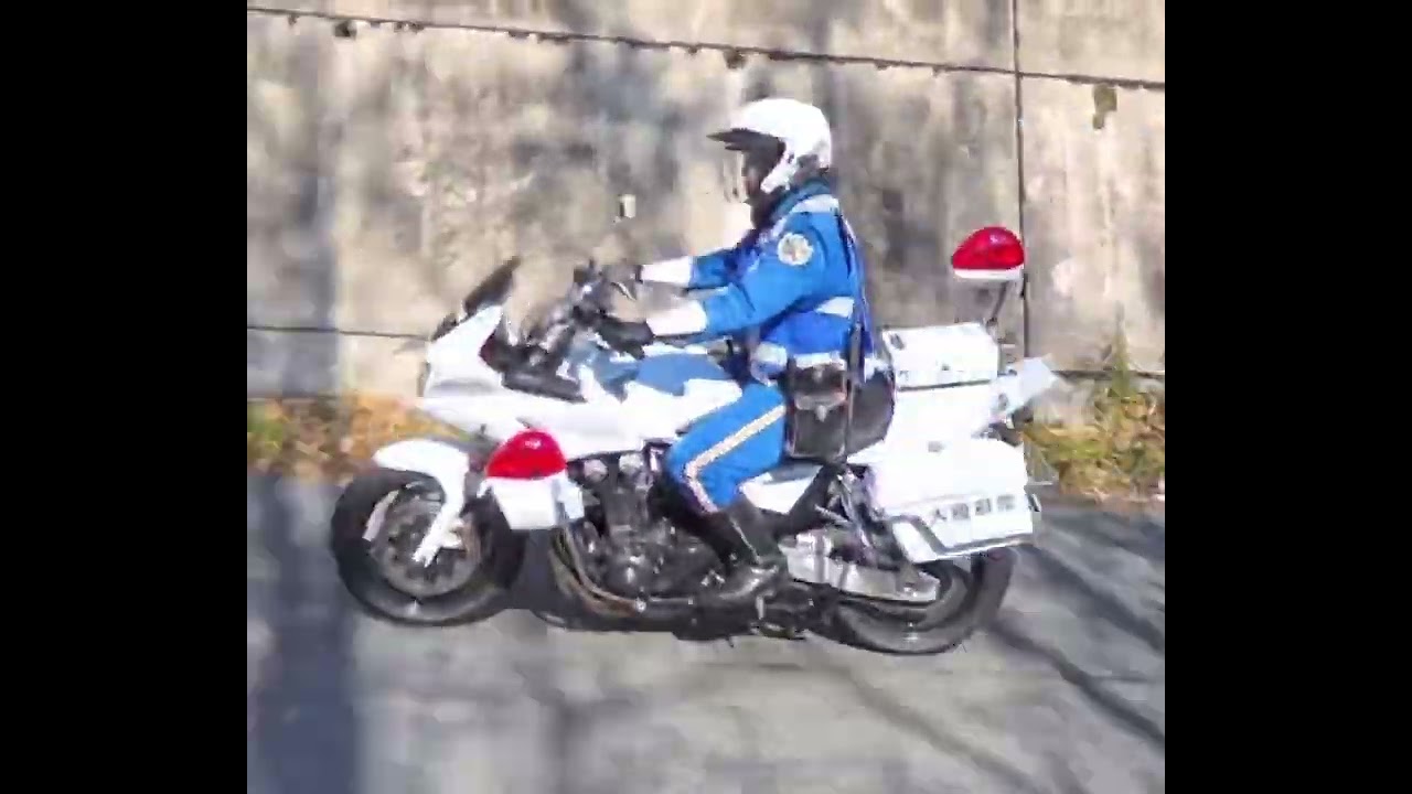 ＃公道安全最強伝説　大阪府警交通機動隊の白バイCB1300Pです！