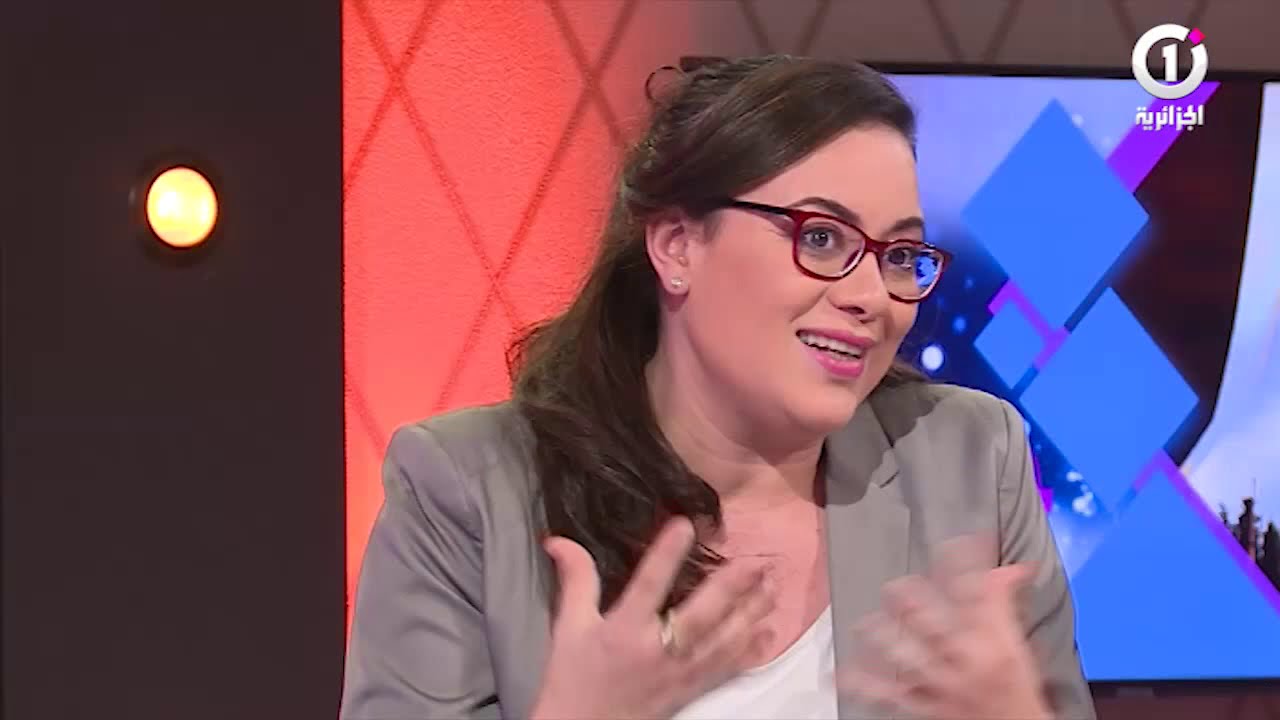 الجزائرية شو - نعيمة عبابسة والممثل ساحلي بوخالفة  مجسد دور 