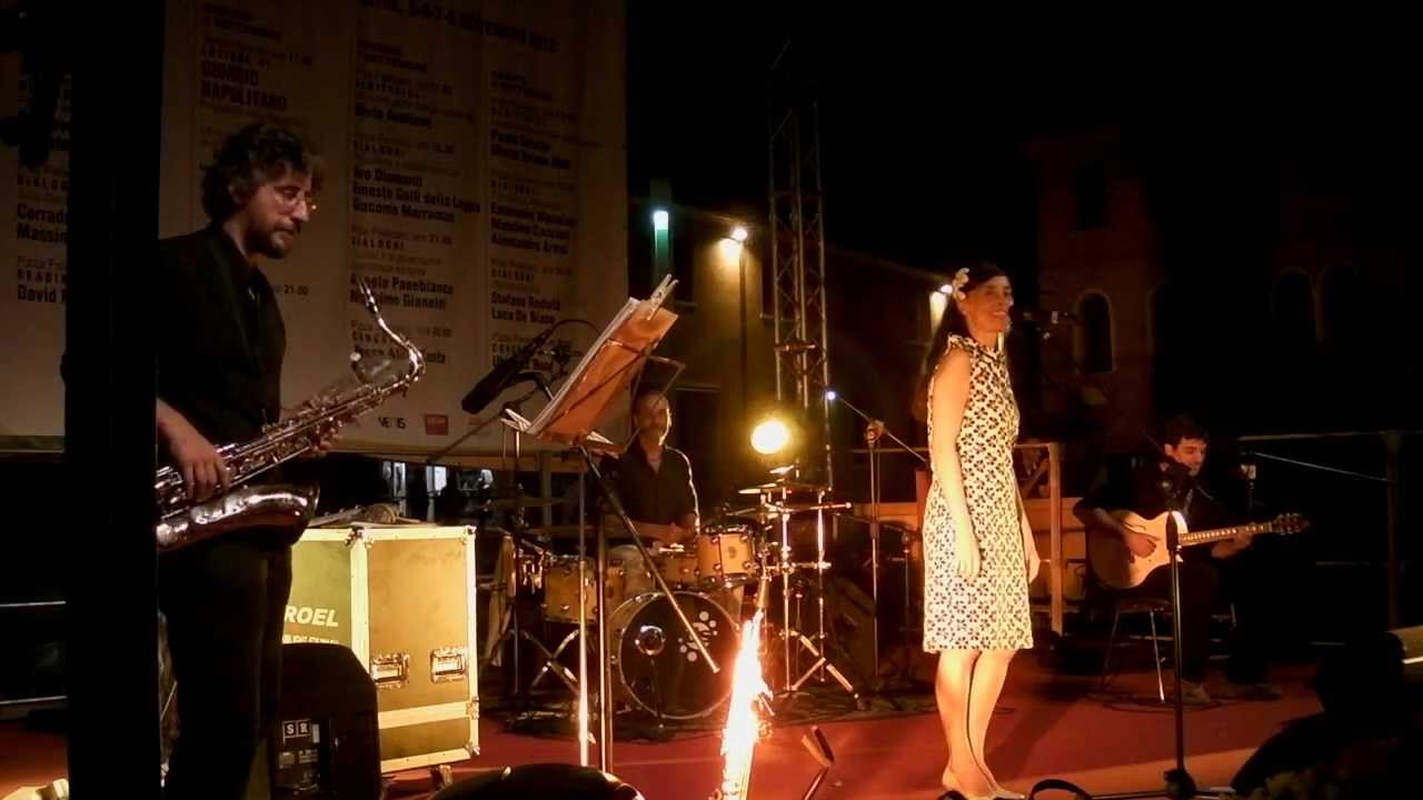 Nossa Alma Canta - ela è carioca