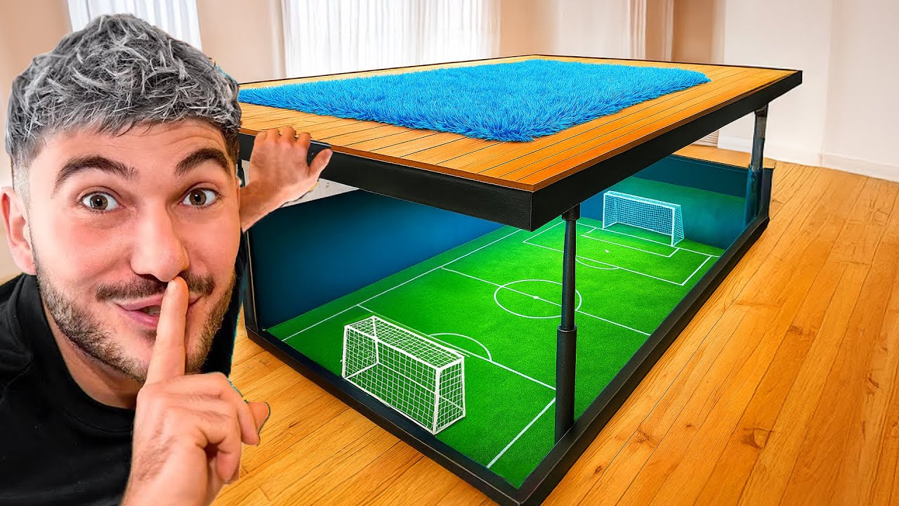 J'ai CONSTRUIT un TERRAIN de FOOT SECRET dans ma CHAMBRE !