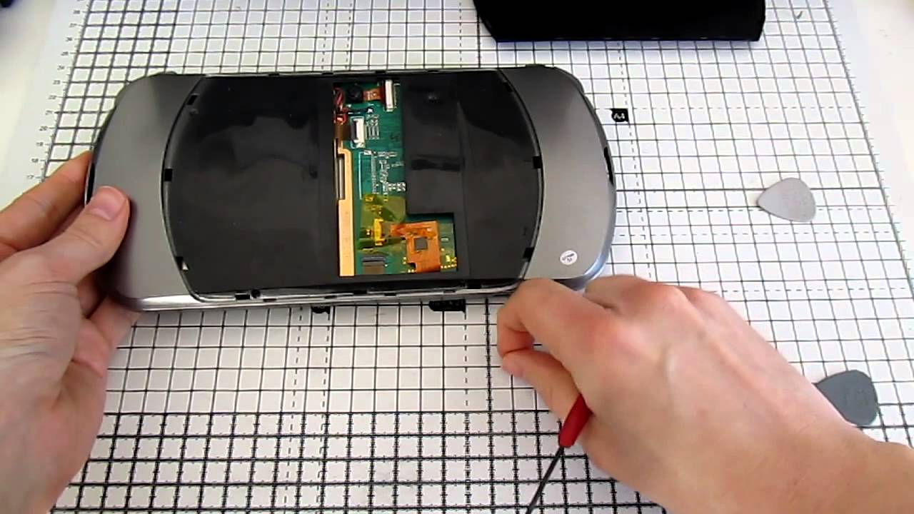 How to open a JXD S7800B (PoV disassembly).