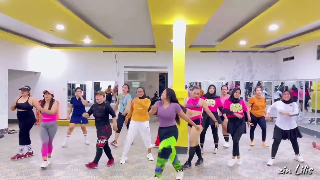 VIDRADO EM VOCE / ZUMBA / zumba class / dance & workout