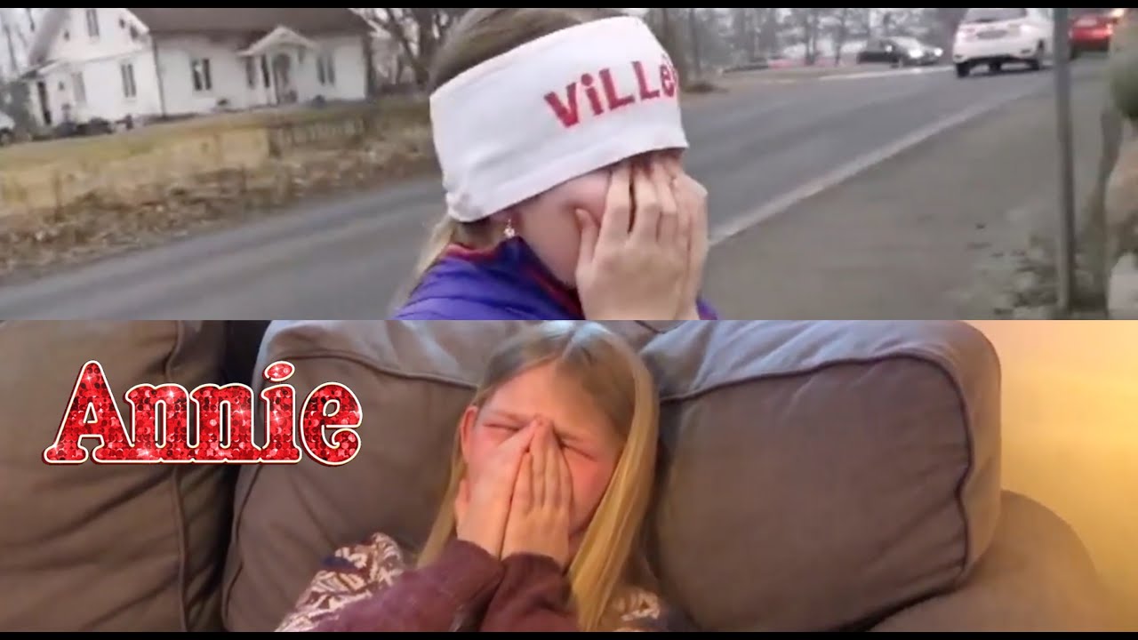 Tomine og Leah får en beskjed - (Annie 2022)