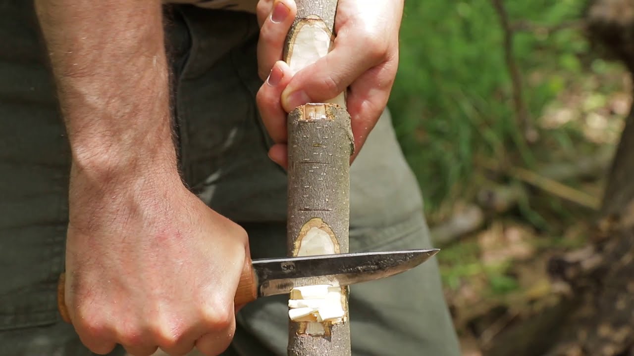 Bushcraft - Making Adjustable Pot and Frying Pan Hanger, cooking open fire, oilskin tarp