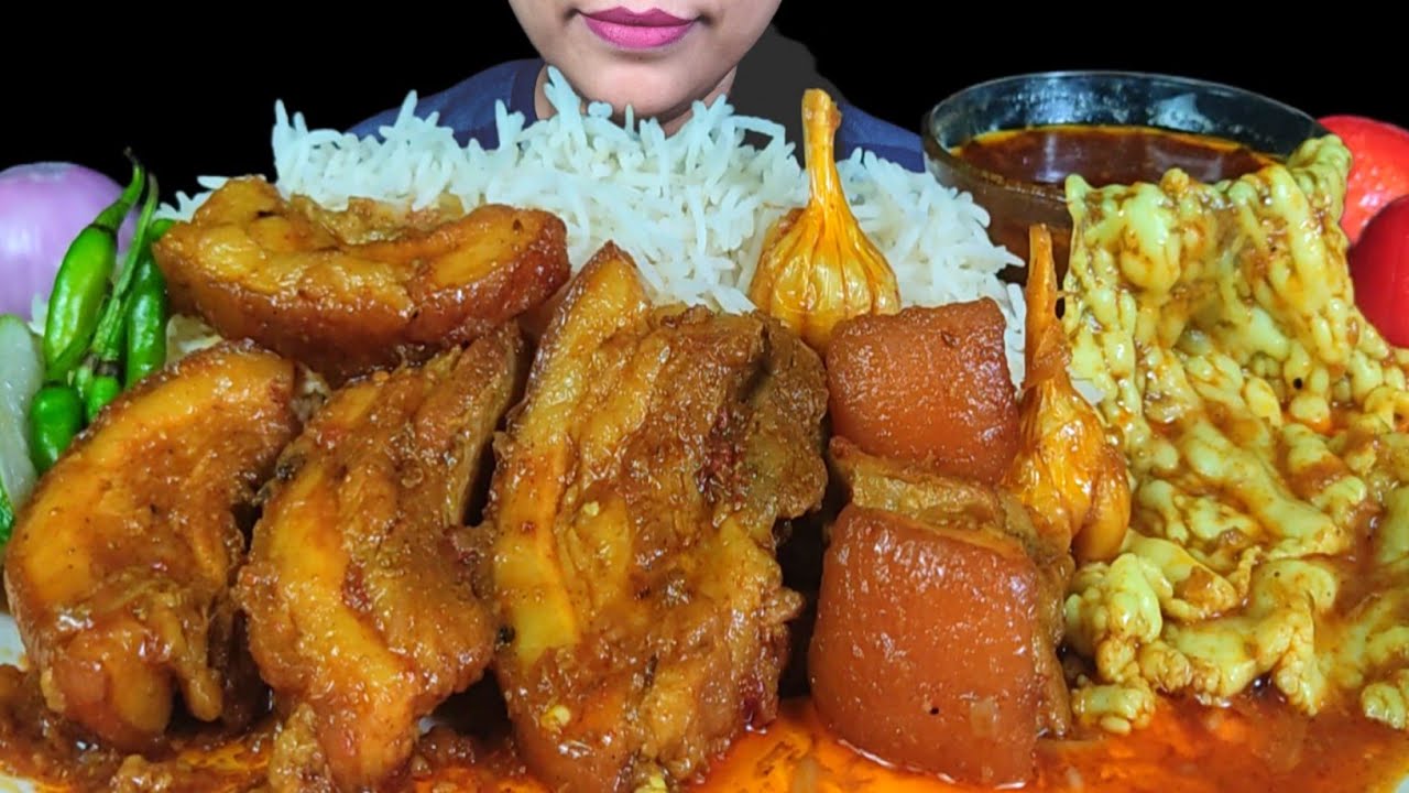 ASMR EATING SPICY PORK CURRY AND WHITE RICE WITH MUTTON FAT CURRY, PORK GRAVY & SALAD | PORK MUKBANG