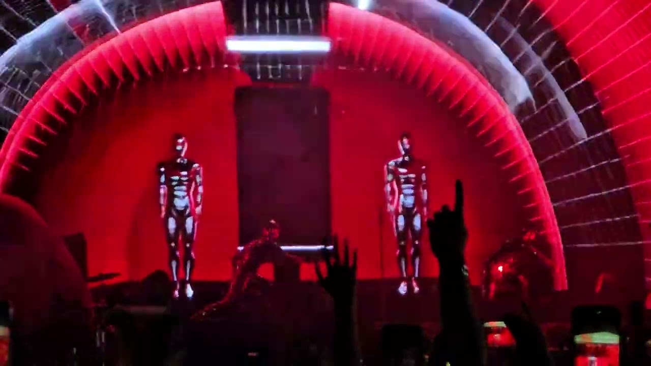 Empire Of The Sun - We Are The People / Live in Istanbul Parkorman 30.08.25