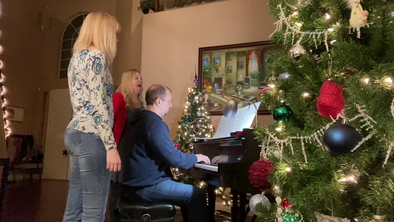 Gesu Bambino - duet by Kristi Hammons and Krysta Eslick acc. by Brian Hammons