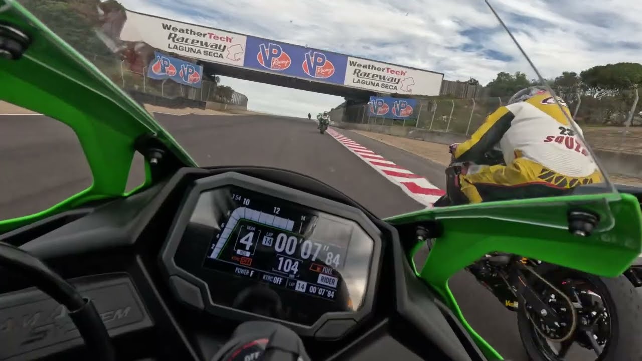 2023 ZX4RR Full exhaust full unlock test and epic battle with Corey on ZX4RR!