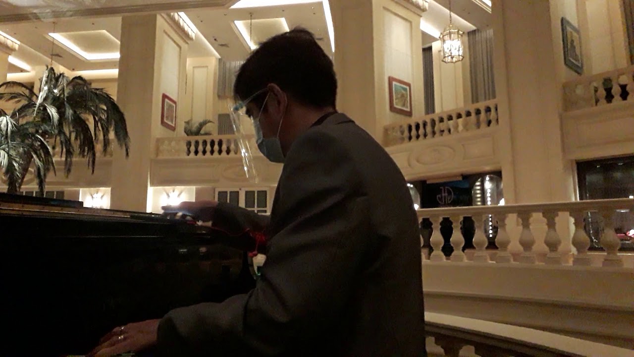Never Let Her Slip Away   |    Andrew Gold   |   Martin Avila Piano Cover