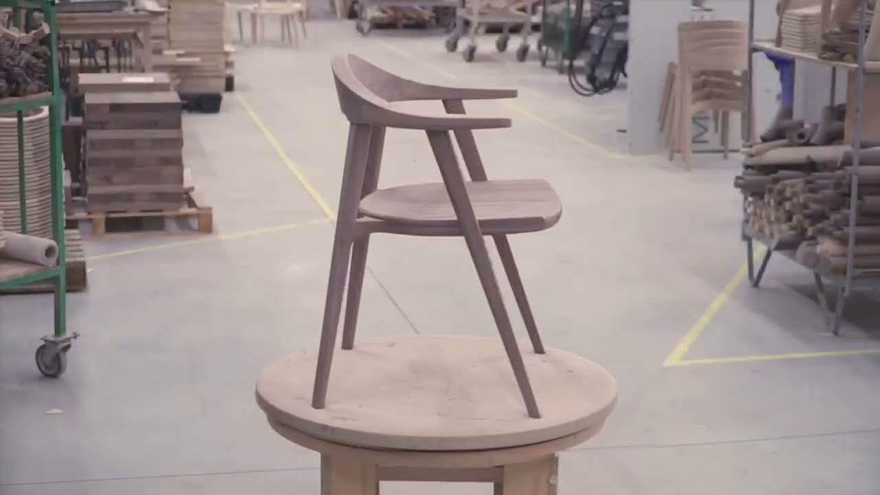 The Mantis Chair by BassamFellows | Living Edge