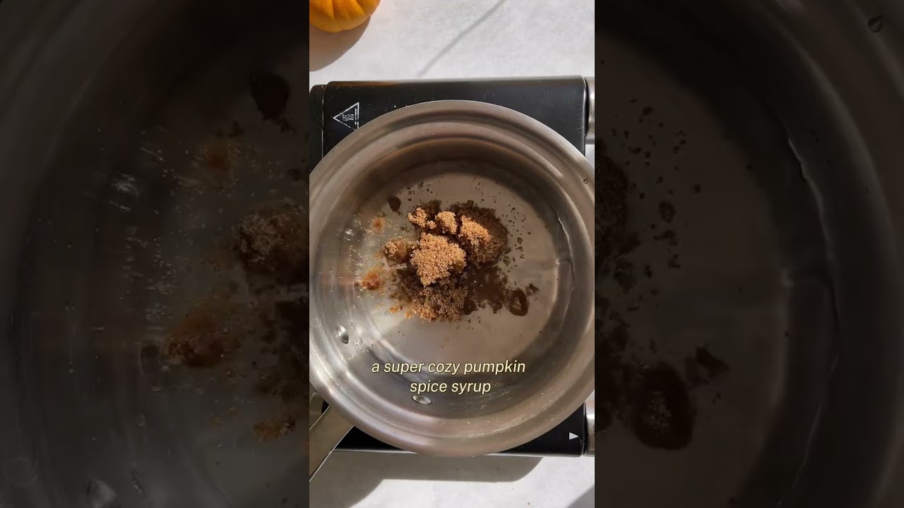 PSA: You don&rsquo;t need to spend $7 at Starbucks for your pumpkin spice fix 🙅&zwj;♀️ This homemade pumpkin