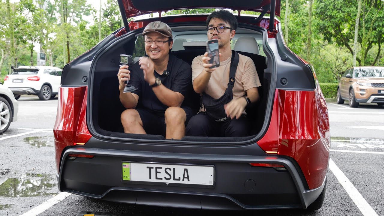 Tesla Model Y Juniper 7 seater? 🤣