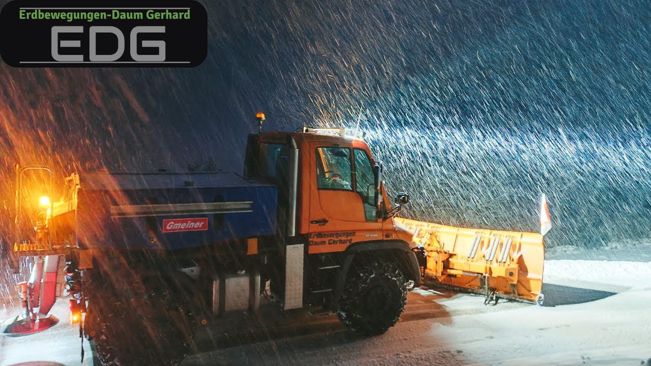 ❄️Snow clearing ❄️ Winter service | 16.12.2022 | Unimog U400 #winterdienst #viral #winter