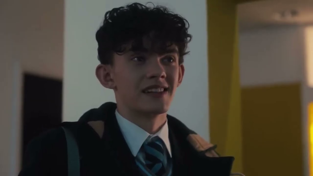 Narlie part 13  Nick saves Charlie after Ben assaults him Heartstopper 1x01