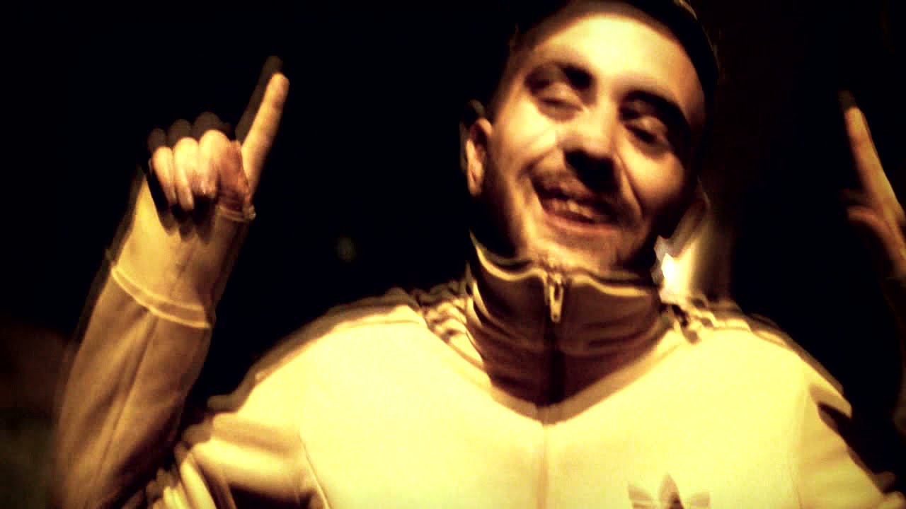 MAKRO | LEYES [VIDEOCLIP OFICIAL]