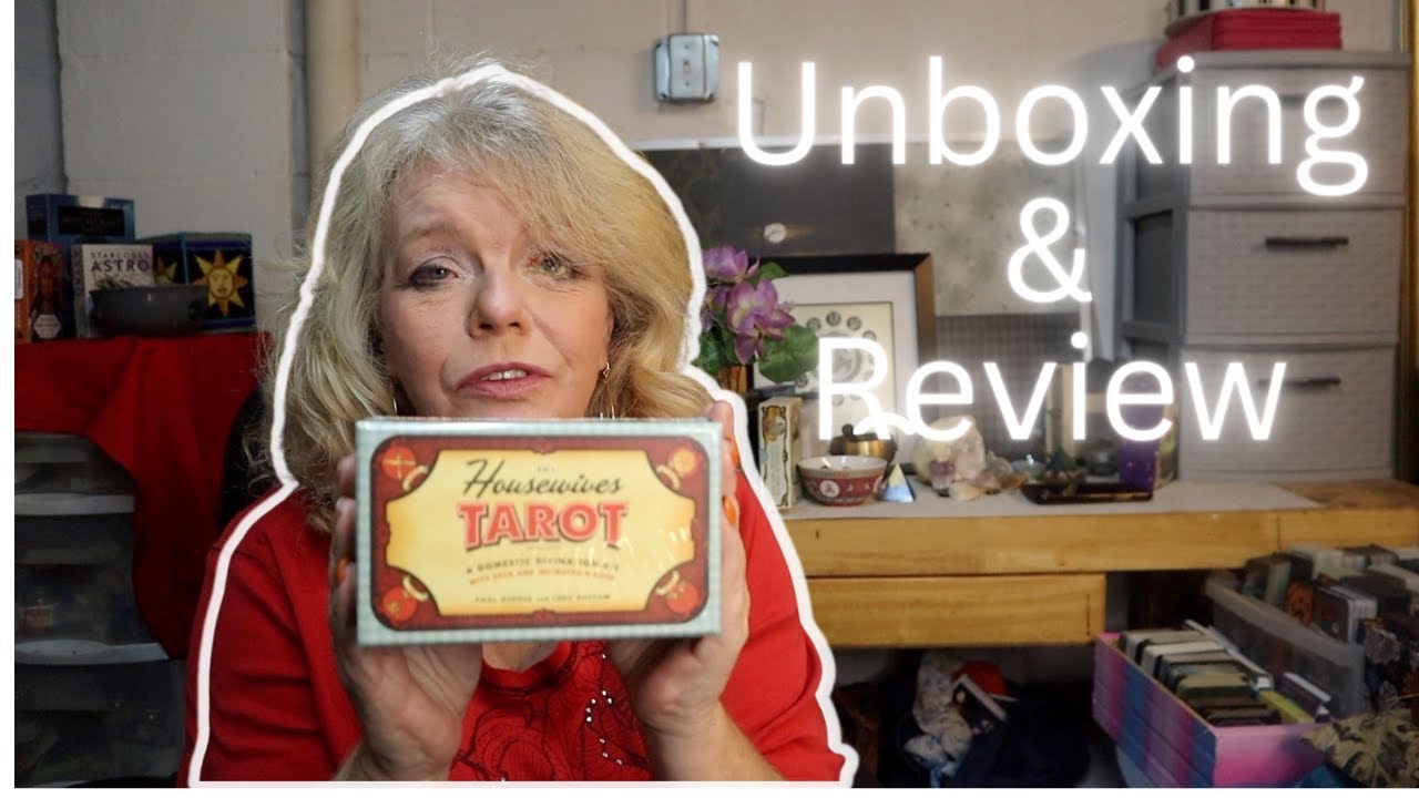 THE HOUSEWIVES TAROT ~ Unboxing and Review