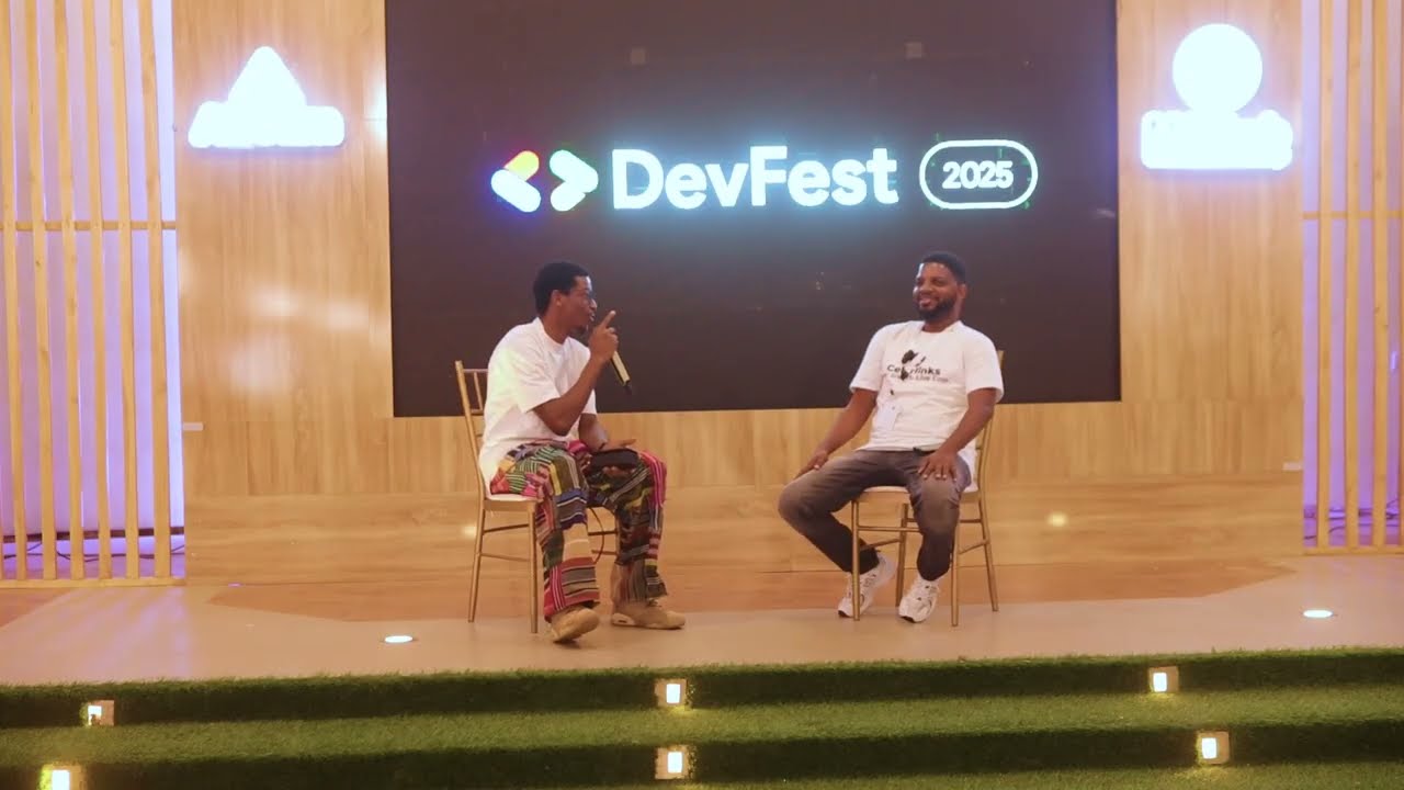 Сессия вопросов и ответов с Мохаммедом Яхайей на фестивале Devefest в Илорине в 2025 году.