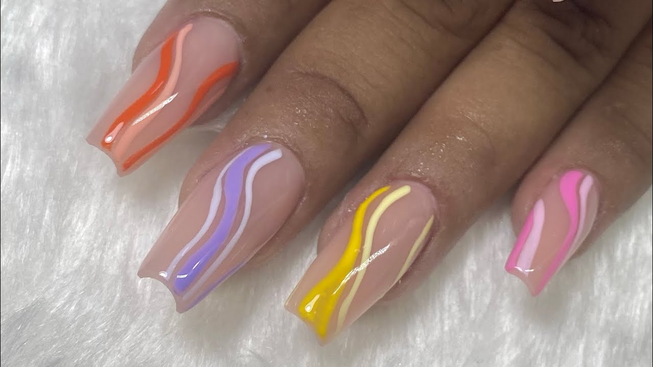 Uñas acrílicas con diseño en TENDENCIA